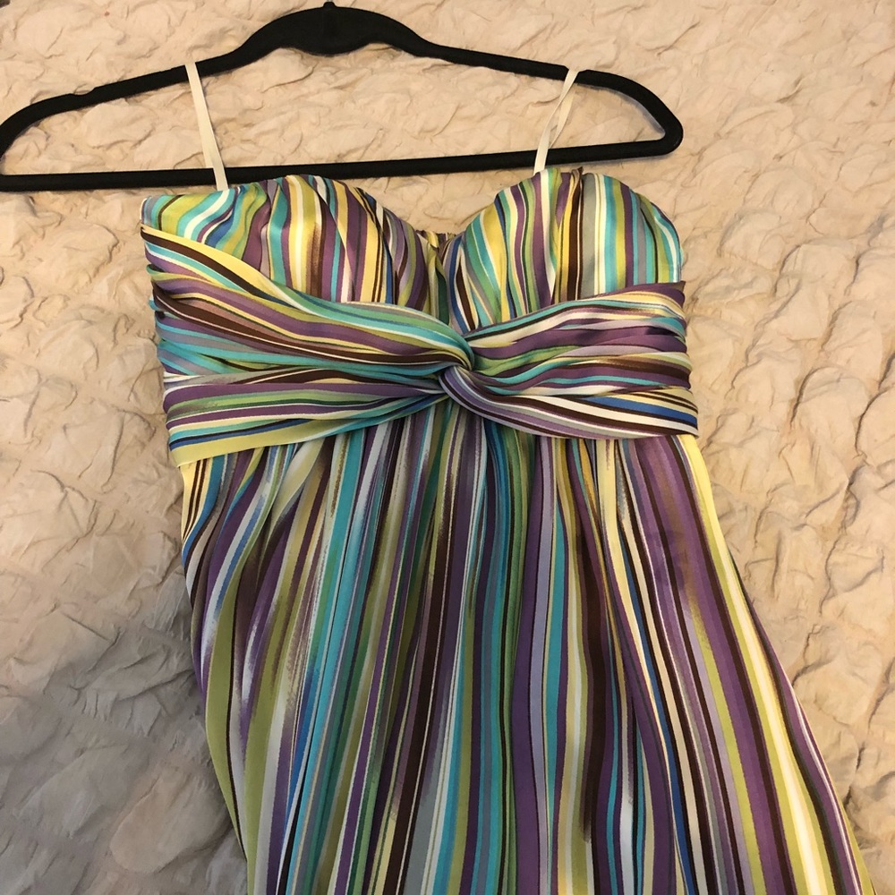 Dress - Picture 2 of 3